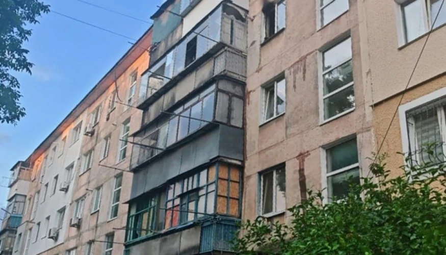 Наслідки ударів на Дніпропетровщині: пошкоджені лікарня, культурно-спортивний комплекс, магазин та багатоквартирні будинки.