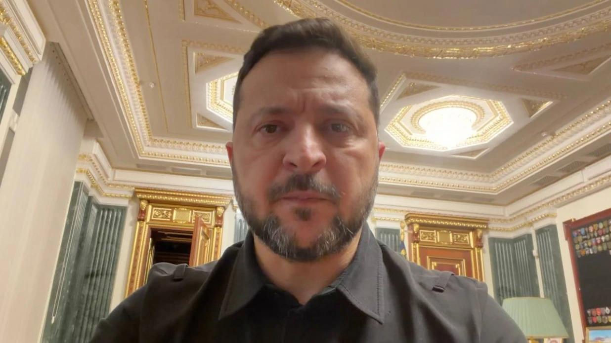 Володимир Зеленський під час вечірнього відеозвернення